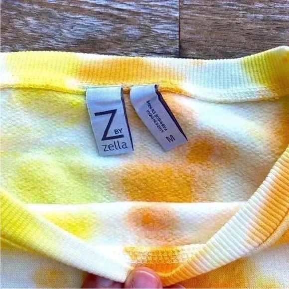 Zella cropped sweatshirt Tie-dyed Yellow New With Tags size Medium - Picture 3 of 6